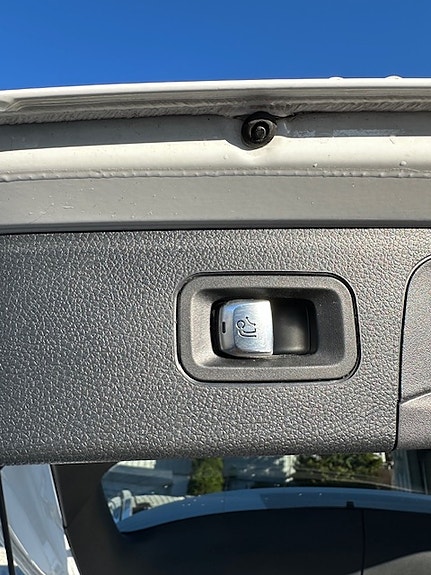 Mercedes-Benz GLC350 e 10 of 13