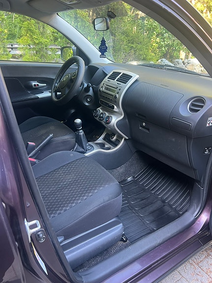 Toyota Urban Cruiser 9 of 16