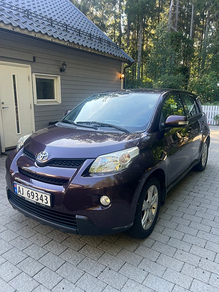 Toyota Urban Cruiser 2 of 16