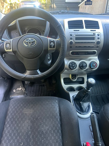 Toyota Urban Cruiser 8 of 16