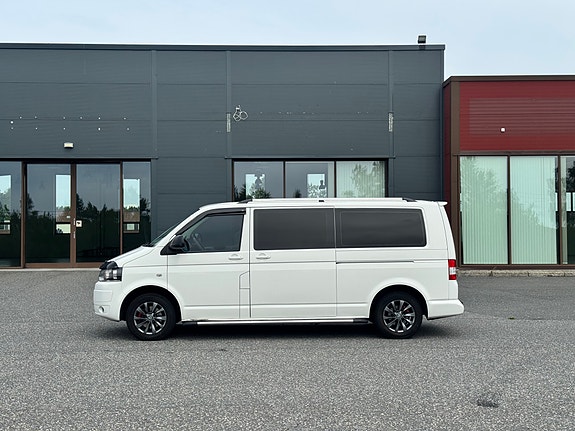 Volkswagen Caravelle 7 of 30
