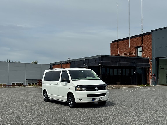 Volkswagen Caravelle 13 of 30