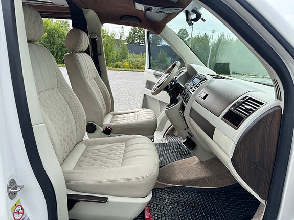 Volkswagen Caravelle 19 of 30