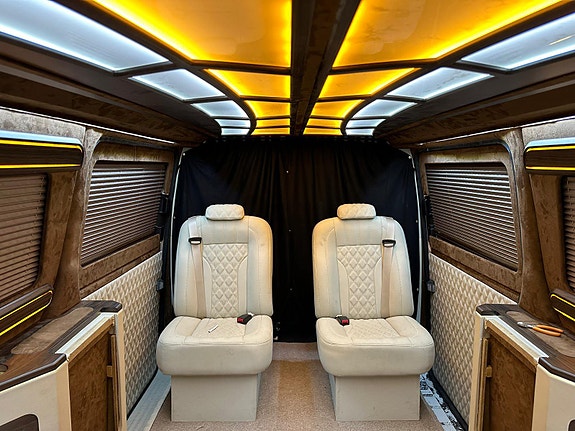 Volkswagen Caravelle 25 of 30