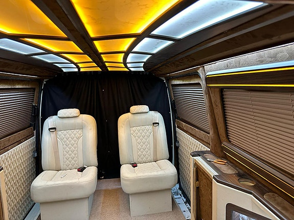 Volkswagen Caravelle 27 of 30