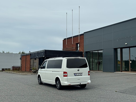 Volkswagen Caravelle 8 of 30