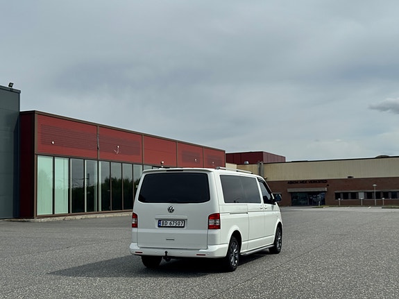 Volkswagen Caravelle 10 of 30