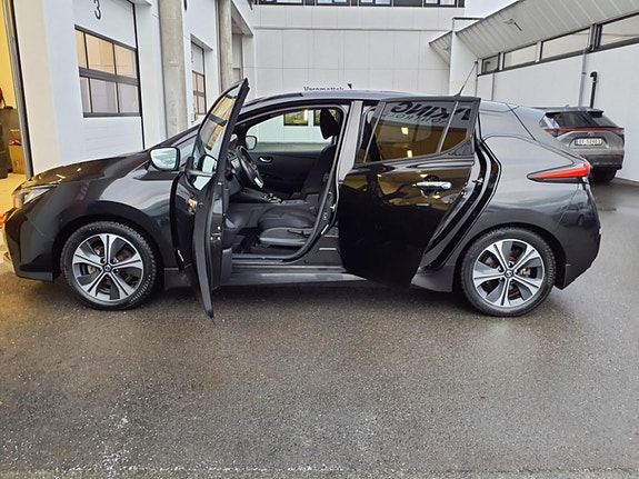 Nissan Leaf 10 of 25