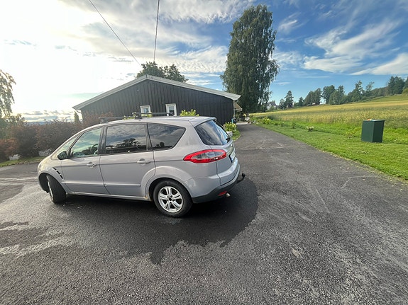 Ford S-MAX 30 of 30