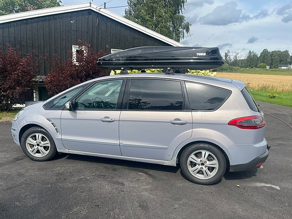Ford S-MAX 2 of 30