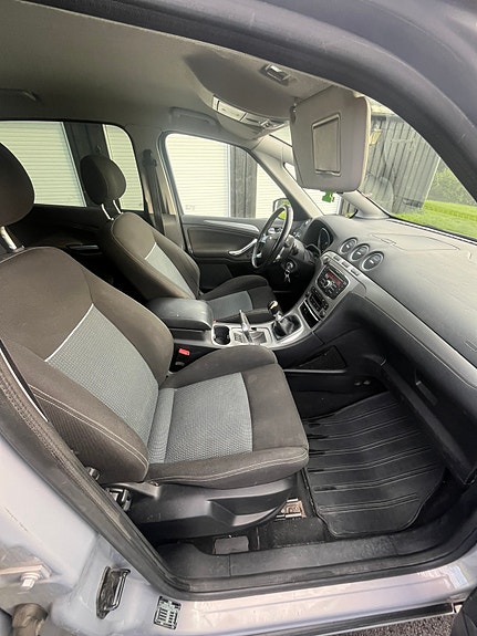 Ford S-MAX 25 of 30
