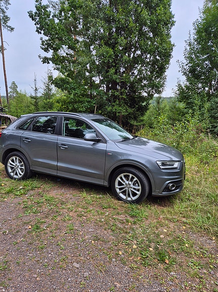 Audi Q3 3 of 12