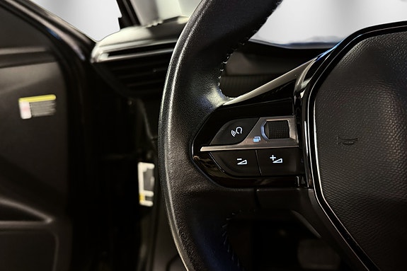 Peugeot e-2008 28 of 30