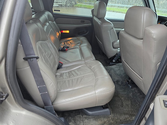 Chevrolet Tahoe 16 of 26