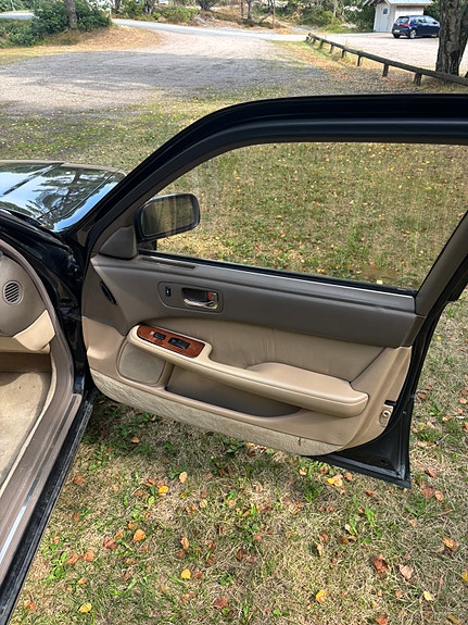 Lexus LS400 16 of 19