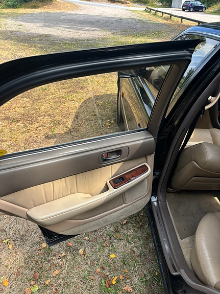 Lexus LS400 11 of 19