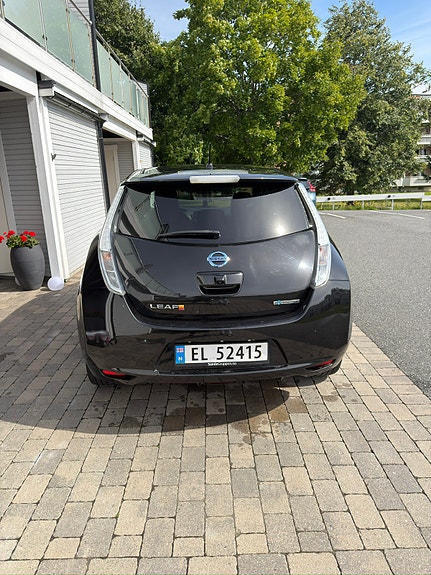 Nissan Leaf 4 of 26