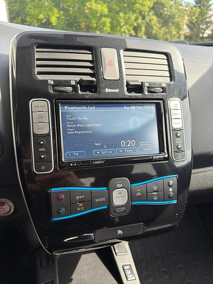 Nissan Leaf 16 of 26