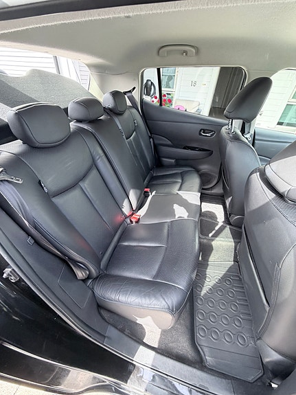 Nissan Leaf 12 of 26