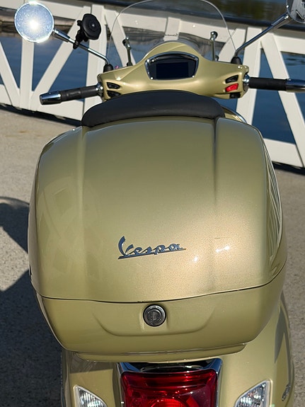 Vespa GTS 300 6 of 24
