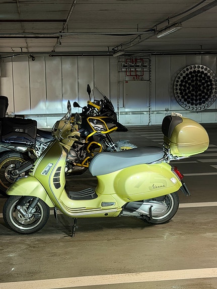 Vespa GTS 300 25 of 28