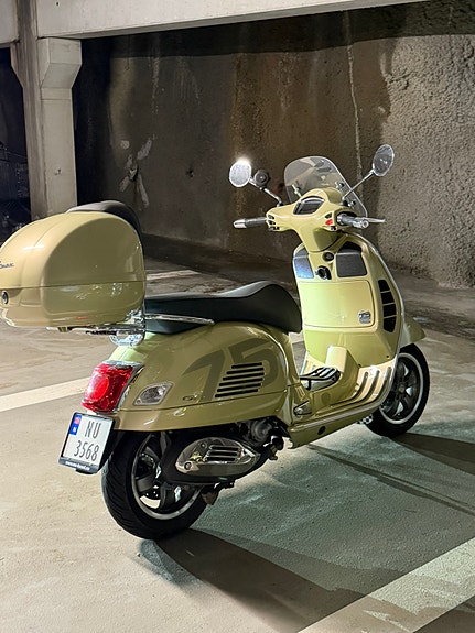 Vespa GTS 300 27 of 28