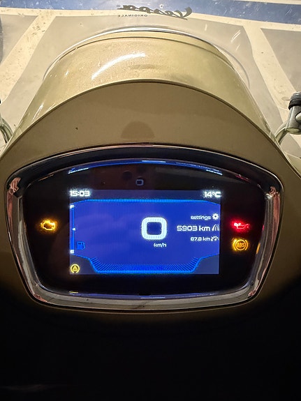 Vespa GTS 300 20 of 24
