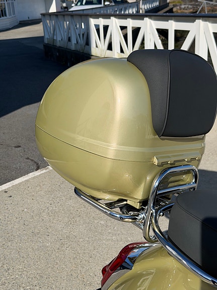 Vespa GTS 300 21 of 24