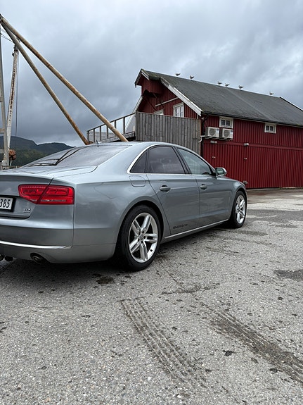 Audi A8 4 of 27