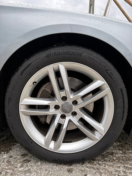 Audi A8 8 of 27