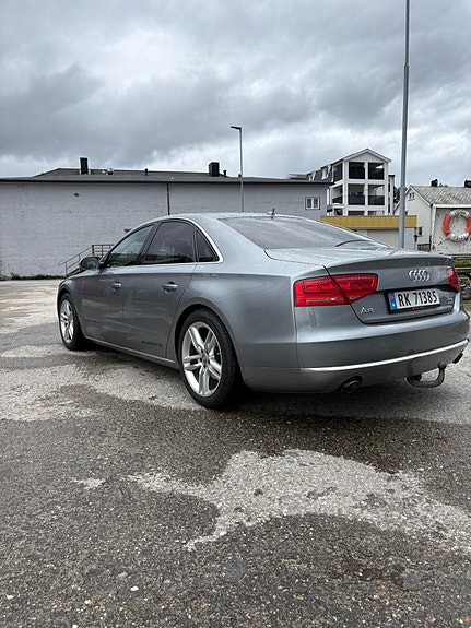 Audi A8 6 of 27