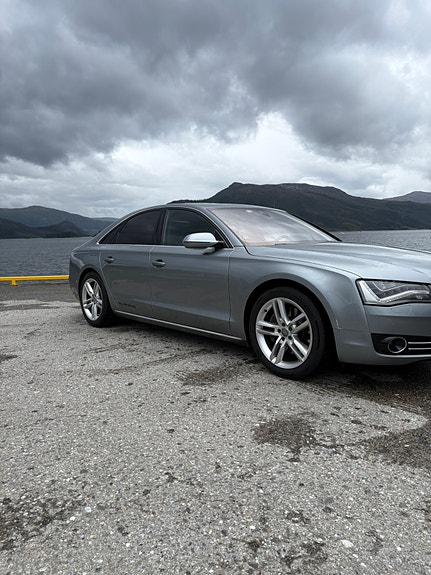 Audi A8 2 of 27