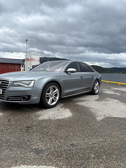 Audi A8 7 of 27