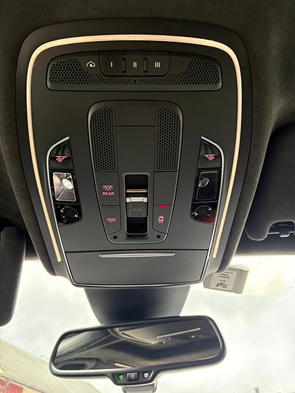 Audi A8 19 of 27