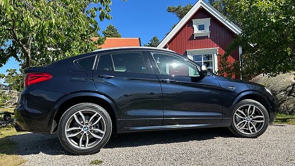 BMW X4 M 3 of 22