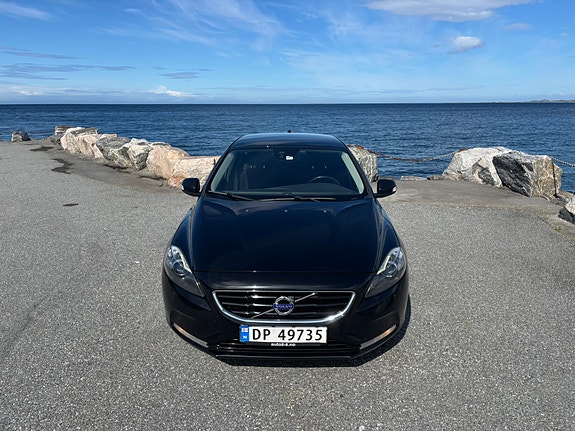 Volvo V40 3 of 16
