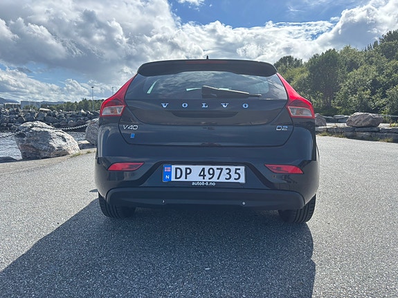 Volvo V40 7 of 16