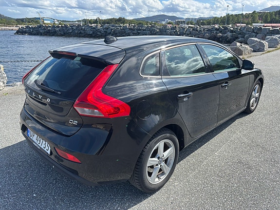 Volvo V40 8 of 16