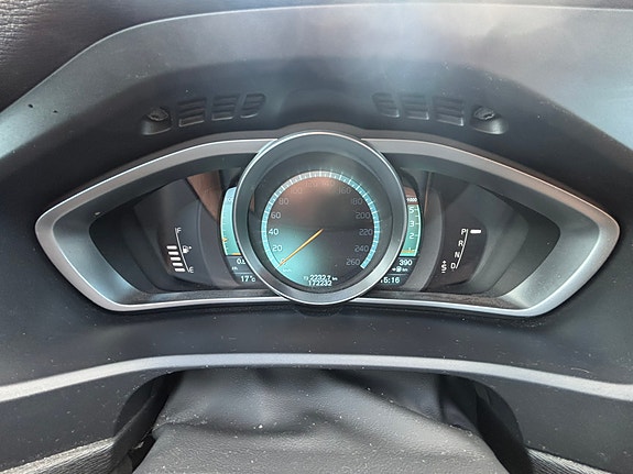 Volvo V40 16 of 16