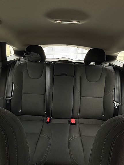 Volvo V40 15 of 16
