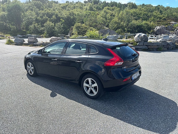 Volvo V40 5 of 16