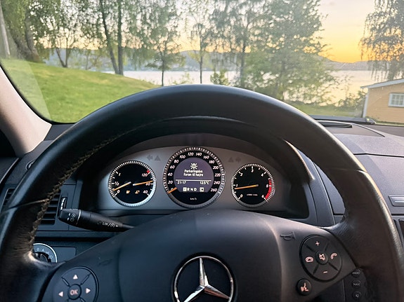 Mercedes-Benz C220 d 11 of 11