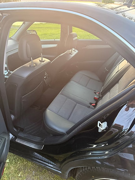 Mercedes-Benz C220 d 8 of 11