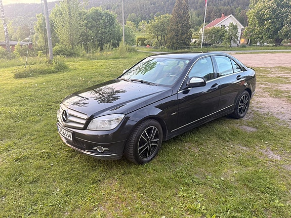 Mercedes-Benz C220 d 3 of 11