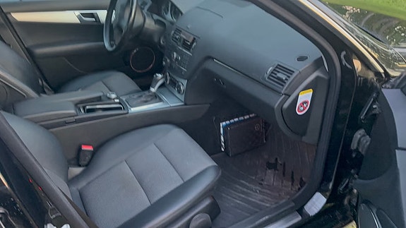 Mercedes-Benz C220 d 4 of 11