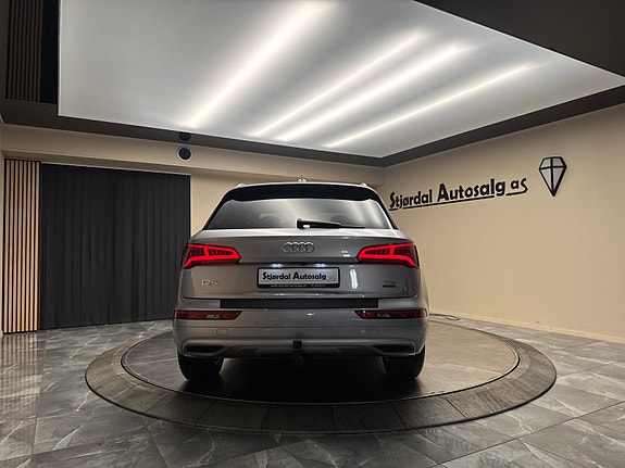 Audi Q5 4 of 30