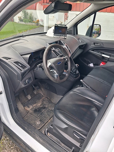 Ford Transit Connect 4 of 12