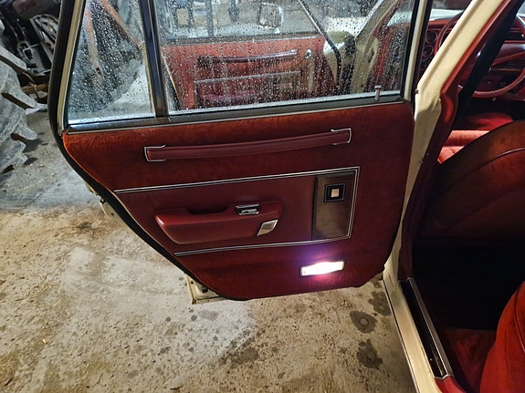 Dodge Le Baron 14 of 19