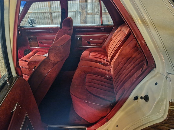 Dodge Le Baron 11 of 19