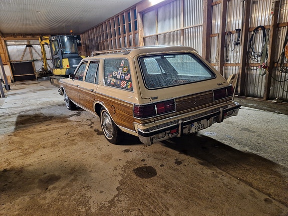 Dodge Le Baron 4 of 19